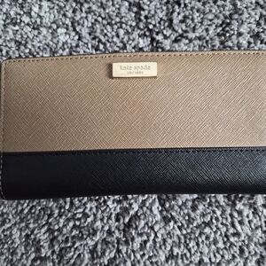 Kate Spade Tan and Black Wallet